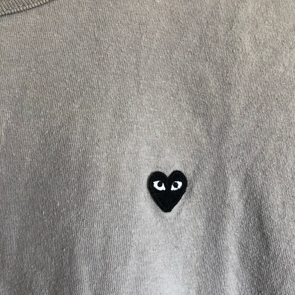 PLAY Comme des Garçons Gray Tee - Picture 3 of 5